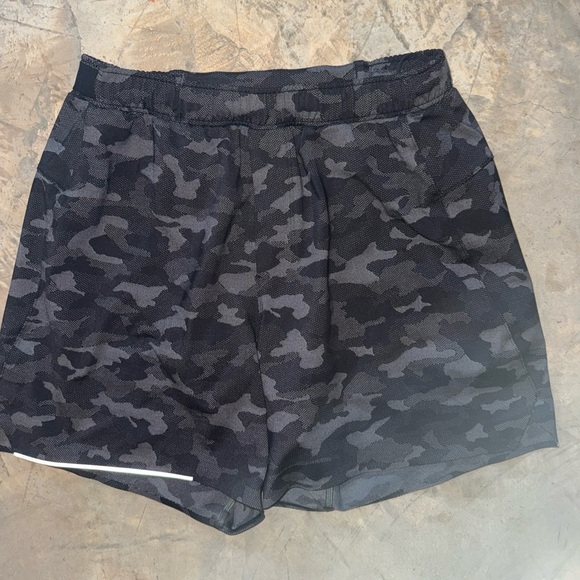 lululemon athletica Men's Athletic Shorts - Black and Gray Camo - Picture 1 of 3